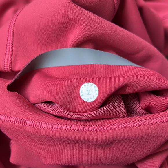 Lululemon In Movement Crop *Everlux 19"
Vintage Rose Size 2 - Picture 8 of 8